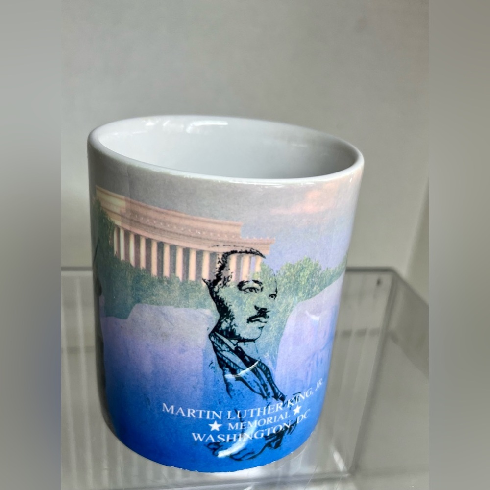 VINTAGE SOUVENIR - 2011 MARTIN LUTHER KING NATIONAL MEMORIAL COFFEE/TEA MUG(MLK) - Picture 2 of 4